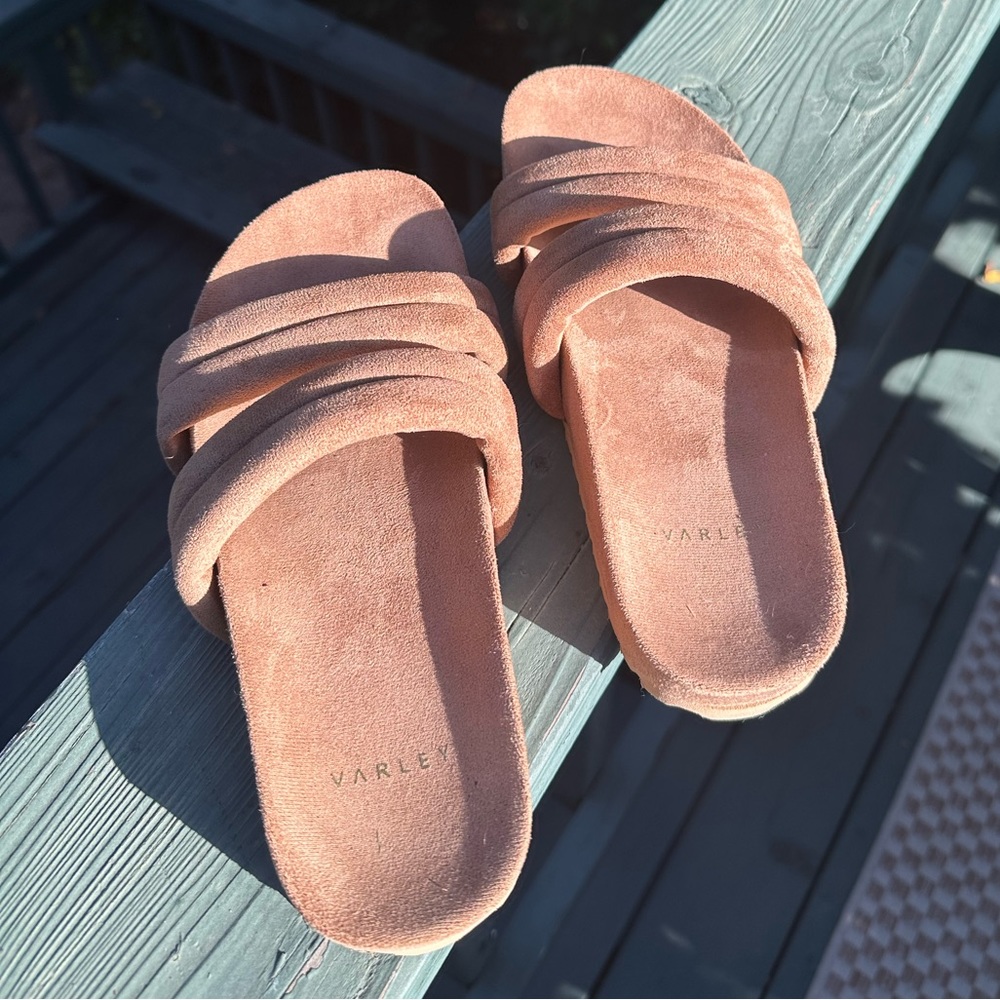 Varley Giles Quilted Slides 6 - Picture 10 of 10